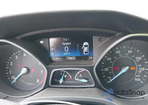 2017 Ford Focus Se z USA, uszkodzony, nr VIN 1FADP3FE5HL316446